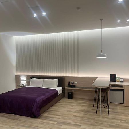 Chateau Boutique Motel Taichung Buitenkant foto