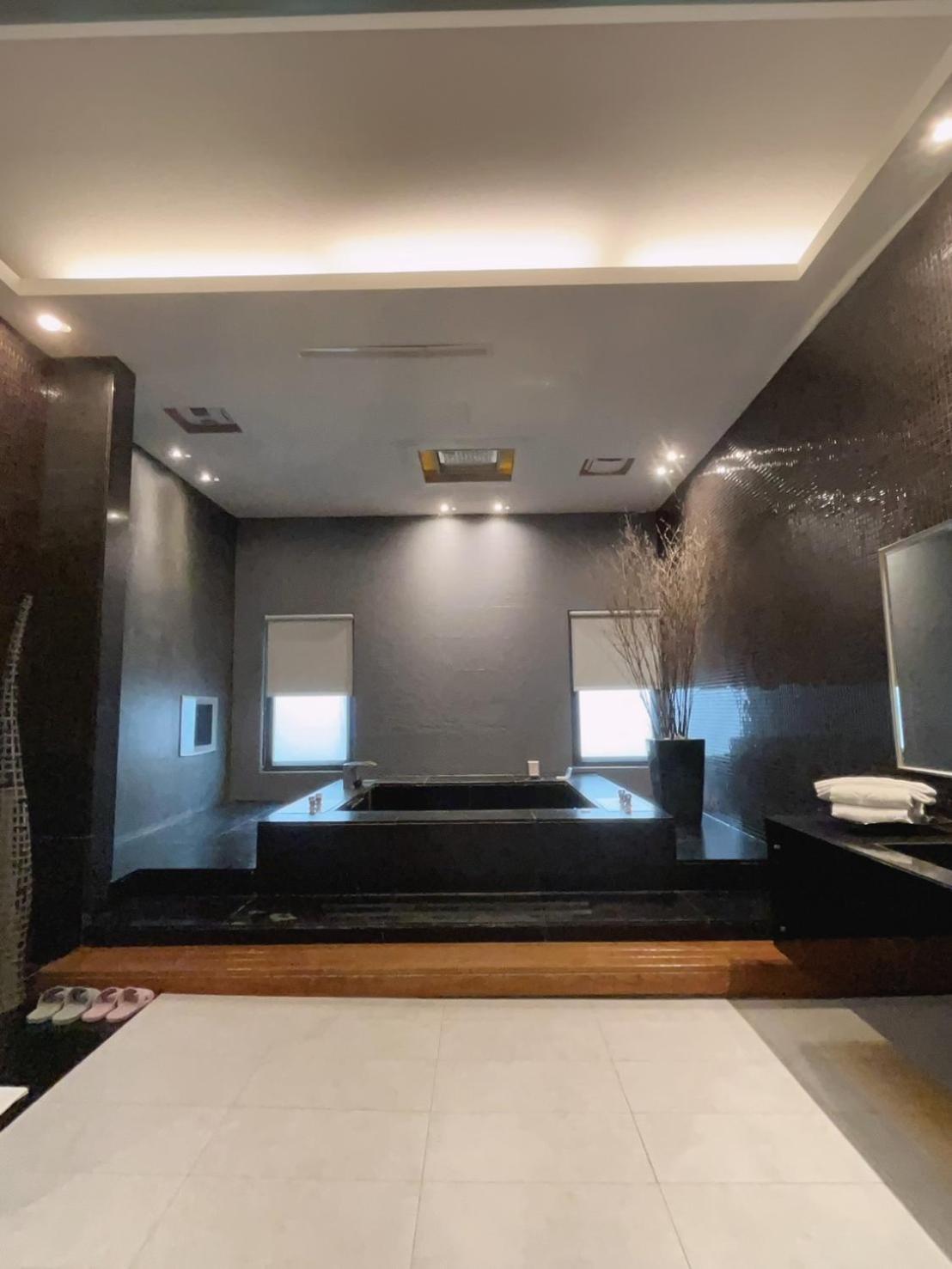 Chateau Boutique Motel Taichung Buitenkant foto