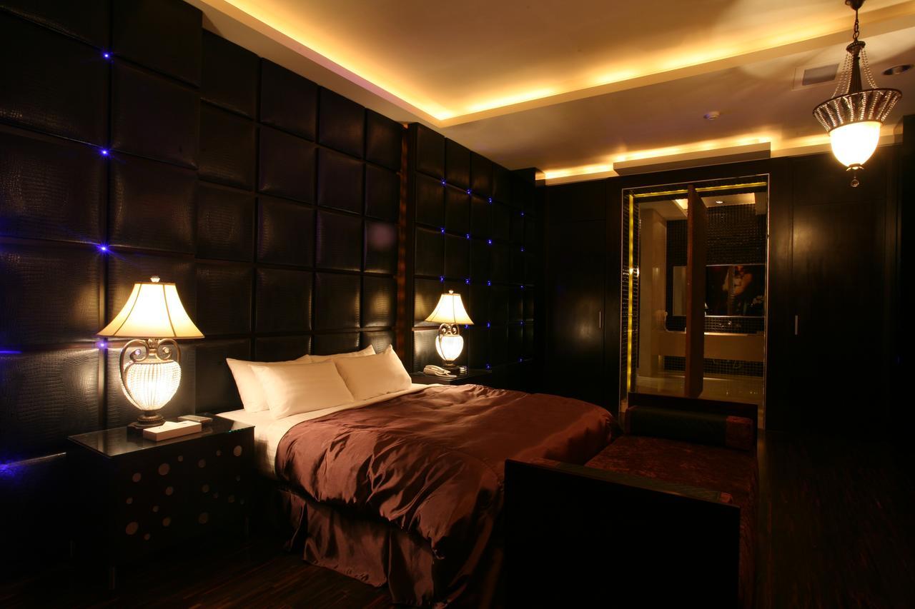 Chateau Boutique Motel Taichung Buitenkant foto