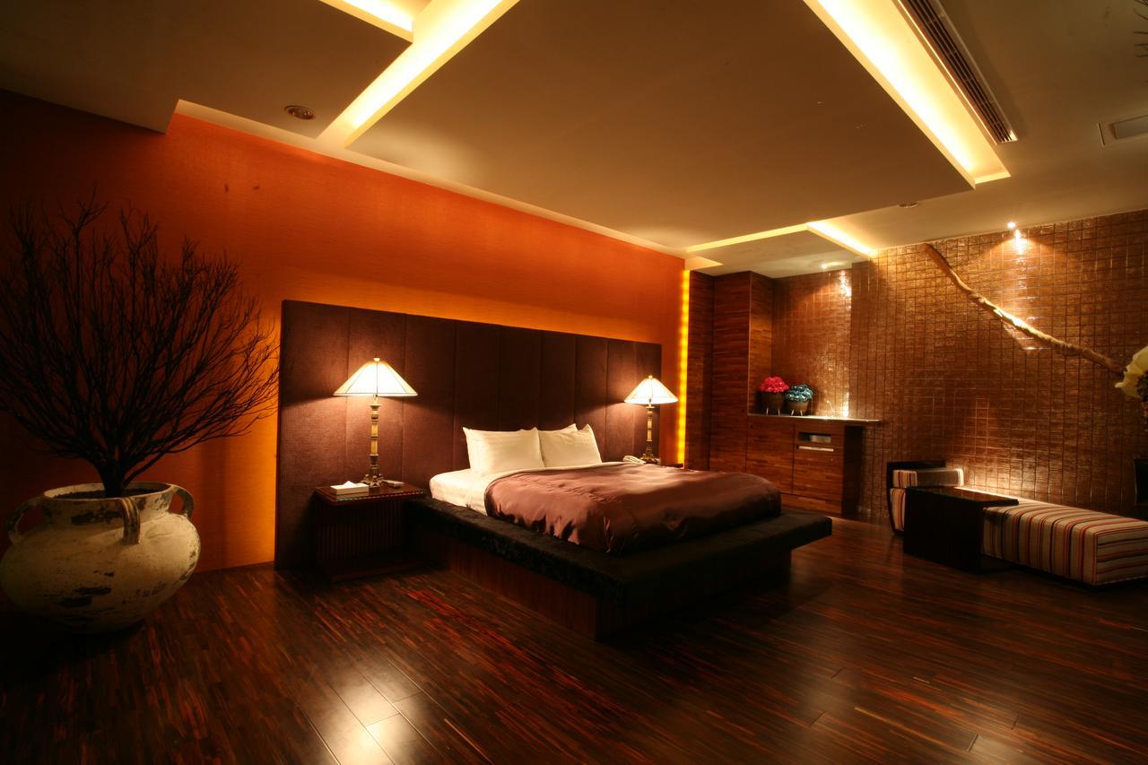 Chateau Boutique Motel Taichung Buitenkant foto