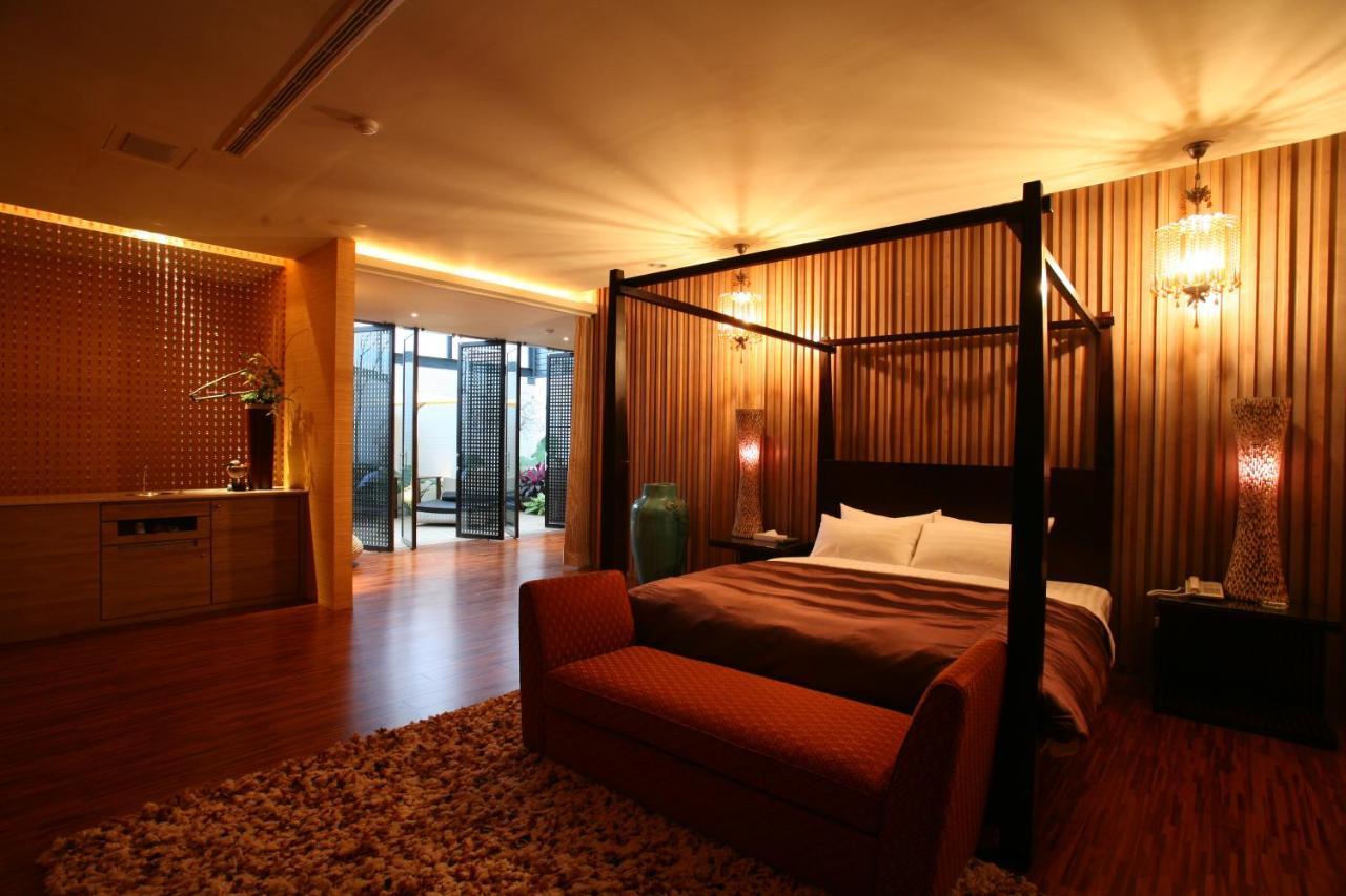 Chateau Boutique Motel Taichung Buitenkant foto