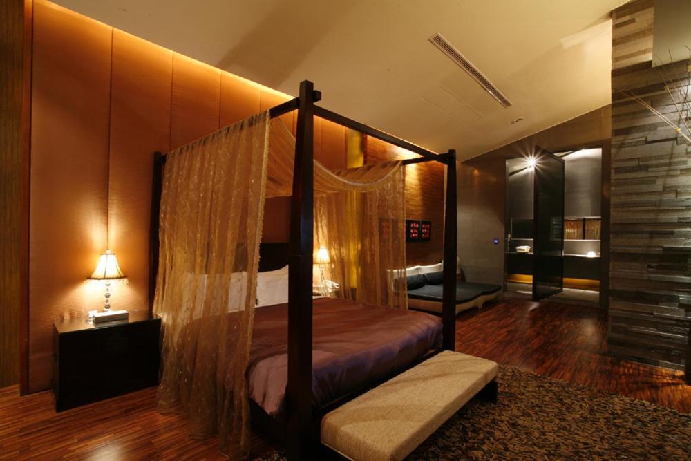 Chateau Boutique Motel Taichung Buitenkant foto