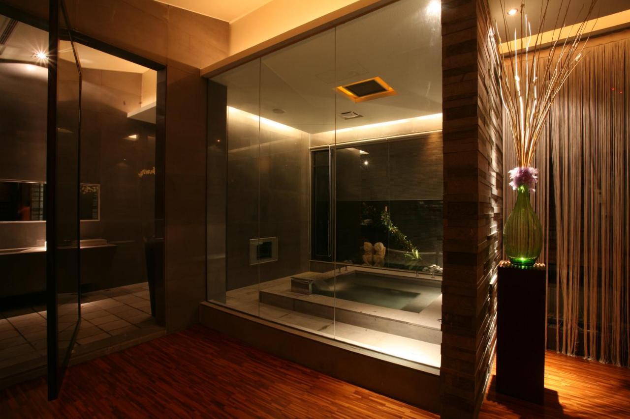 Chateau Boutique Motel Taichung Buitenkant foto